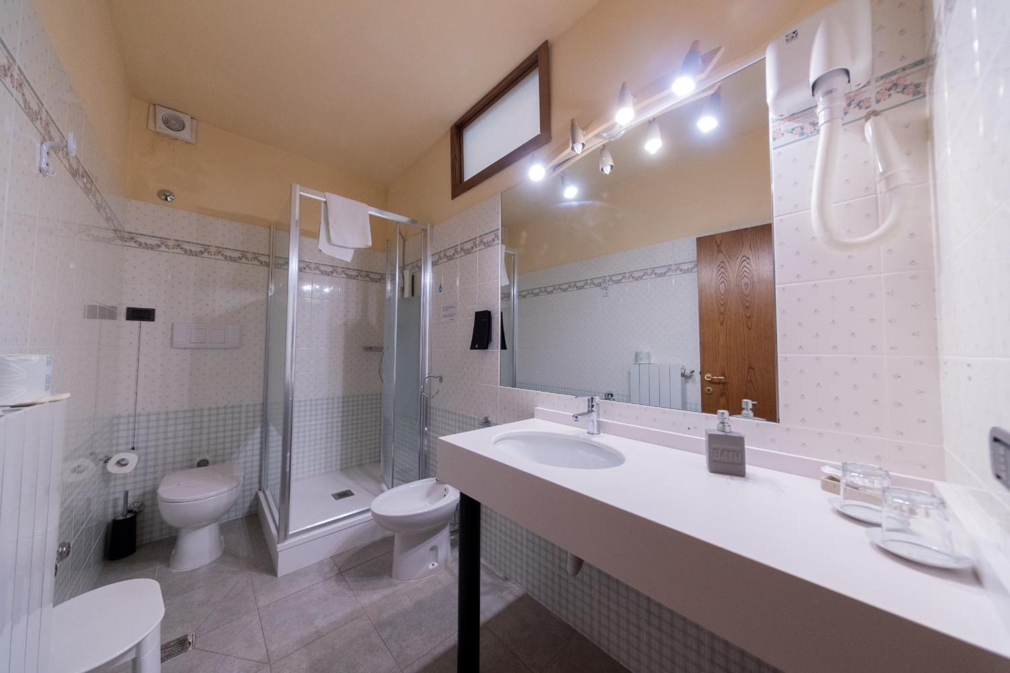 Holiday Rooms Antica Badia Volterra Ngoại thất bức ảnh
