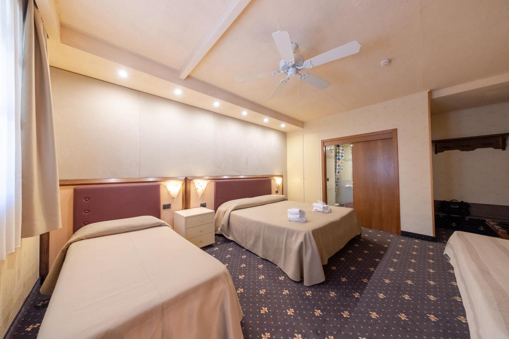 Holiday Rooms Antica Badia Volterra Ngoại thất bức ảnh