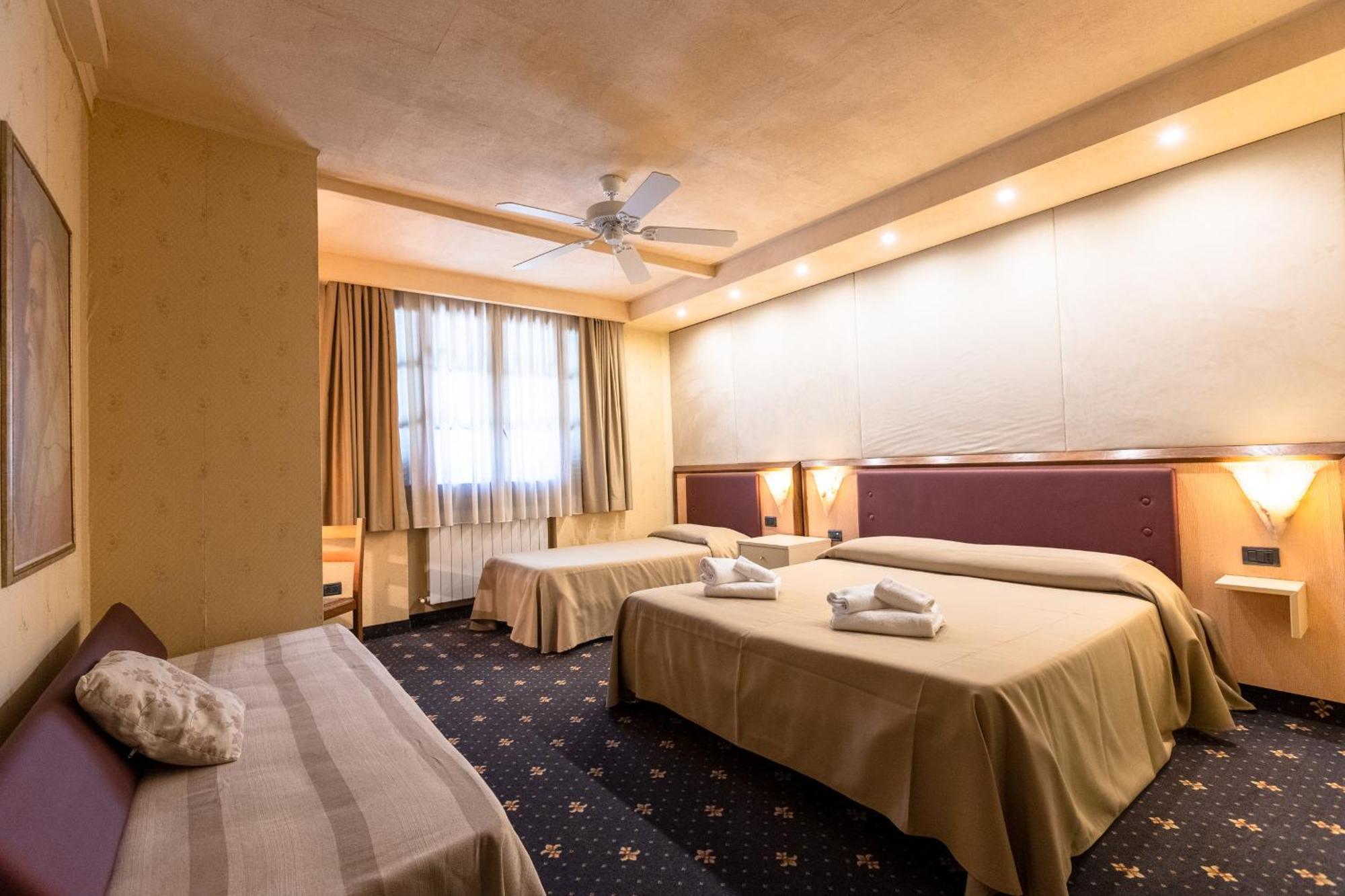 Holiday Rooms Antica Badia Volterra Ngoại thất bức ảnh