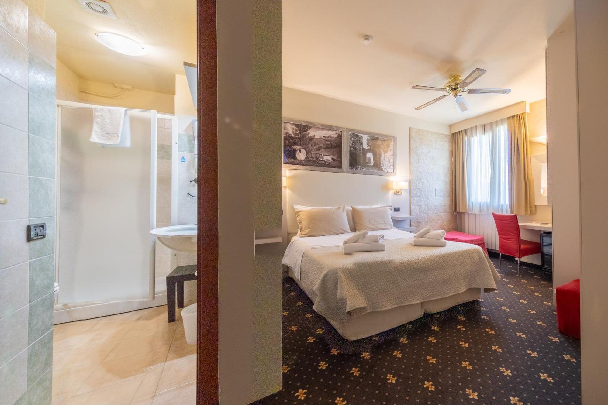 Holiday Rooms Antica Badia Volterra Ngoại thất bức ảnh