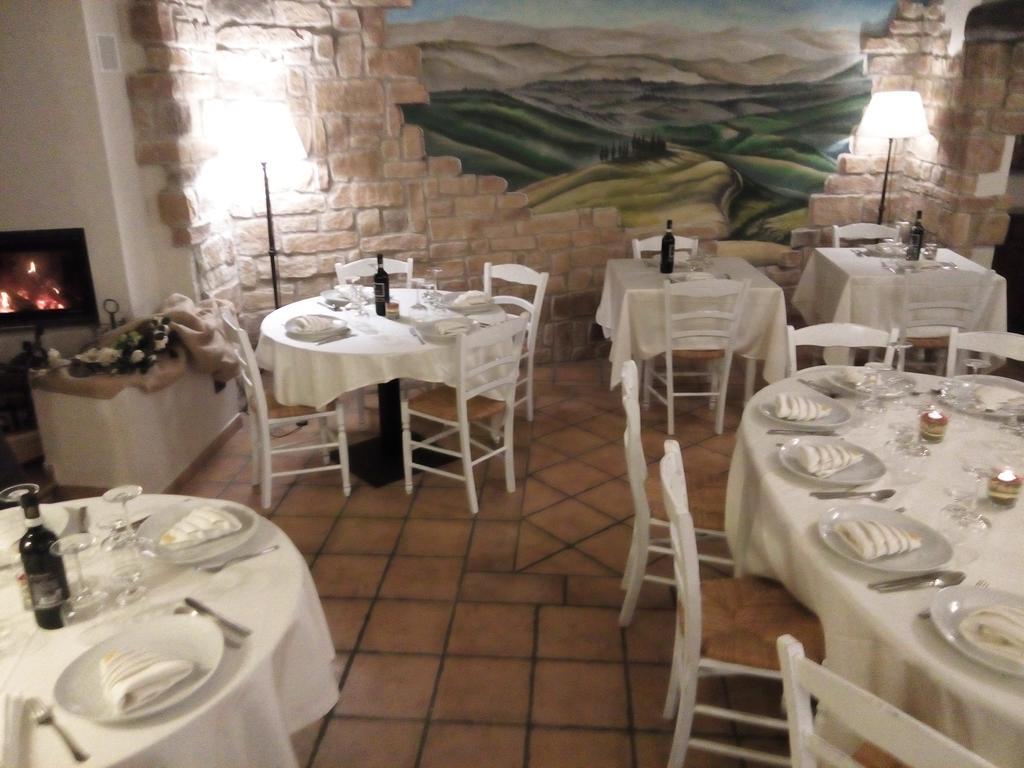 Holiday Rooms Antica Badia Volterra Ngoại thất bức ảnh