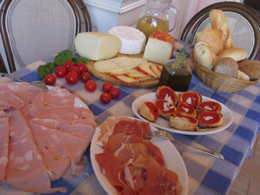 Holiday Rooms Antica Badia Volterra Ngoại thất bức ảnh