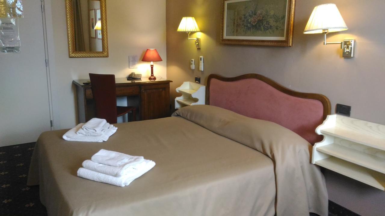 Holiday Rooms Antica Badia Volterra Ngoại thất bức ảnh
