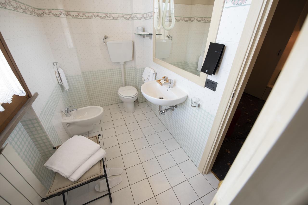 Holiday Rooms Antica Badia Volterra Ngoại thất bức ảnh